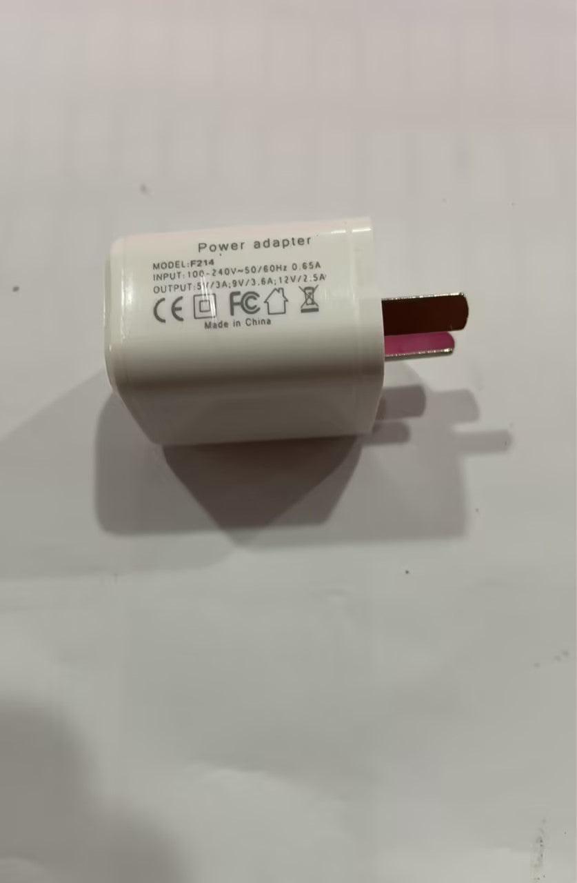 Lámpara LED Inteligente con Altavoz Bluetooth y Cargador Inalámbrico